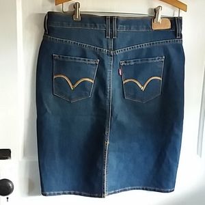 NWOT  Levi Skirt